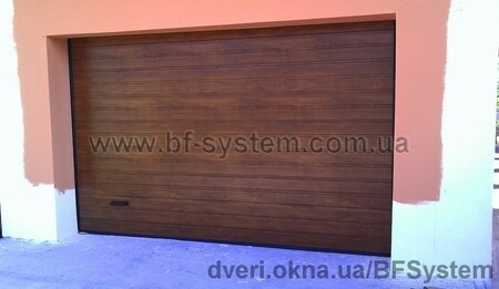 Гаражні ворота