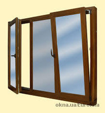 В наличии цветные окна.