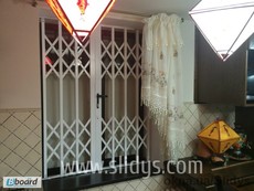 Решітки на вікна розсувні решітки