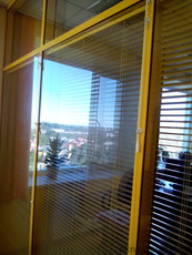 Перегородки алюминиевые с жалюзями