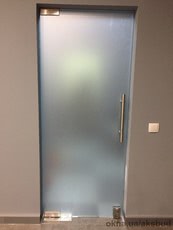 Двері скляні