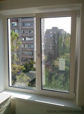 Окно металлопластиковое с поворотно-откидной створкой. —  Окно металлопластиковое с поворотно-откидной створкой. —