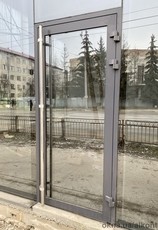 Довговічні вхідні двері з теплого алюмінію