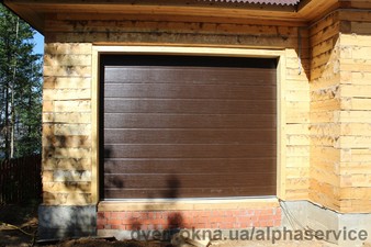 Гаражные ворота центральная полоса &mdash; Alpha service