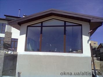 Вікна Rehau для приватних будинків та котеджів