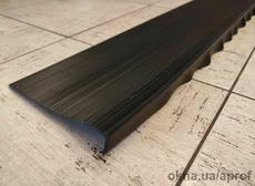 Протиковзка гумова накладка на сходи (200х30х5 мм)