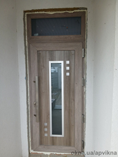 Вхідні двері з HPL панеллю, профіль WDS 76AD, колір модрина морена, модель V07 — АПвікна Вхідні двері з HPL панеллю, профіль WDS 76AD, колір модрина морена, модель V07 — АПвікна