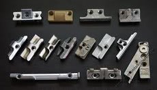 Замена комплектов и деталей фурнитуры. Замена замков.