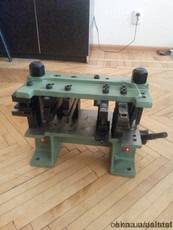 Пресс для пробивания монтажных отверстий