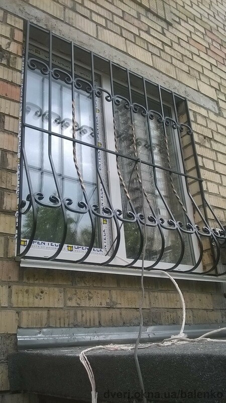 Грати на балкон