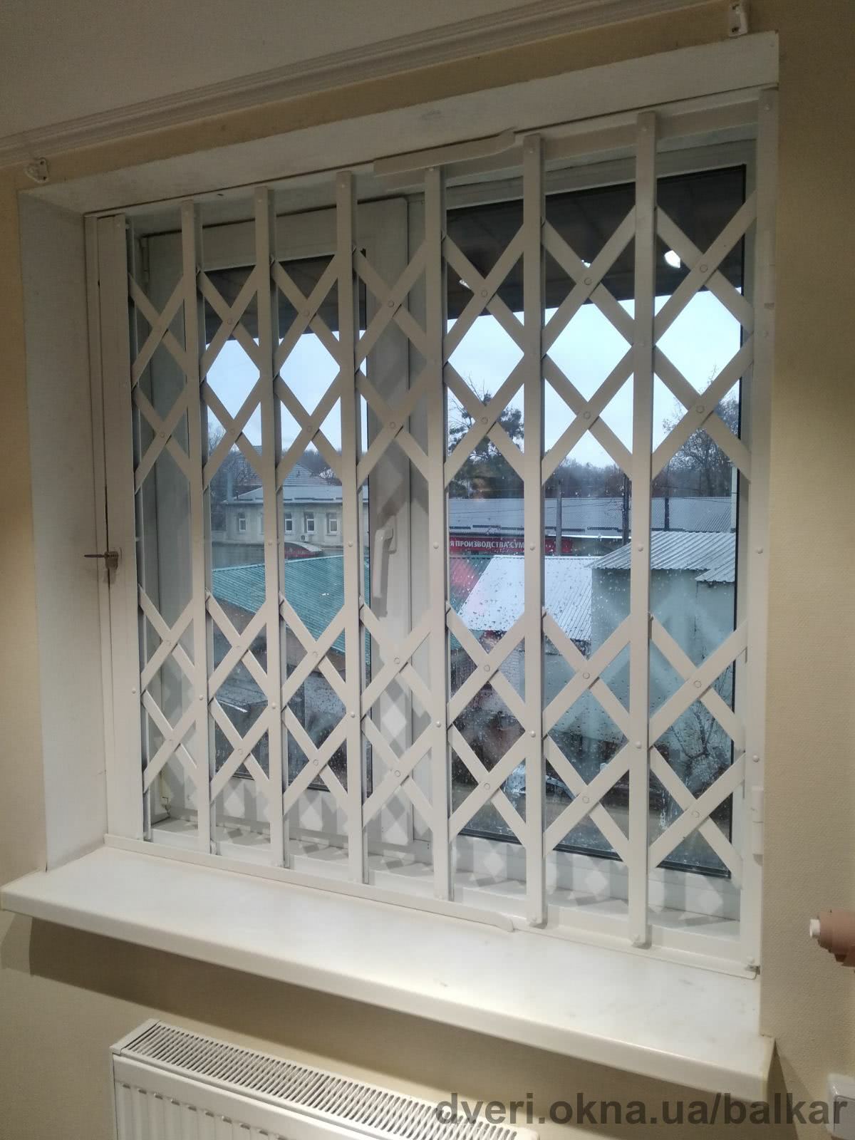 Грати розсувні