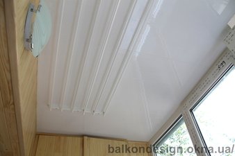 Потолок на балконе из пластика &mdash; OKNA - SHOP
