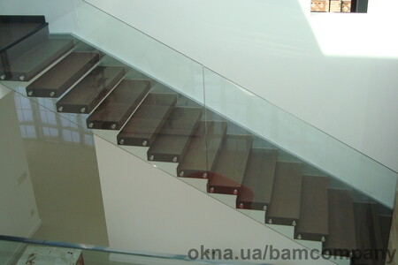 Лестница на скрытом косоуре