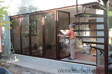 Дверь алюминиевая, складывающаяся 