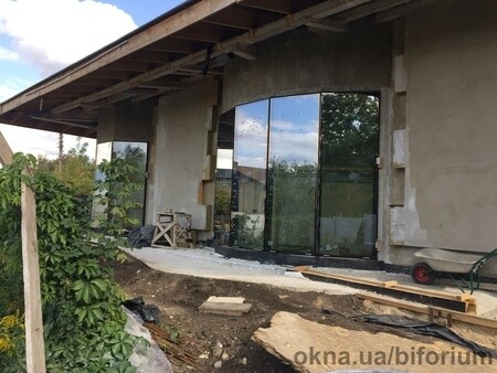 Структурное эркерное остекление