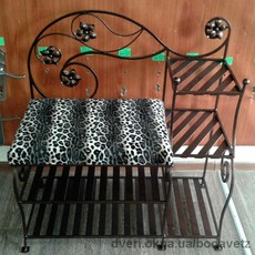 Кованная банкетка в прихожую