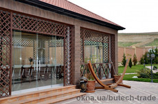 Безрамное остекление веранды