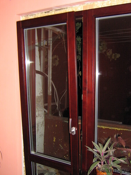 Окна из ламинированного пластика , деревянные окна