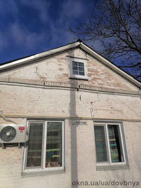 чердачні двері із шпросами