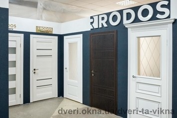 Двері дерев'яні з євробруса сосни, покриття: фарба, шпон, екошпон, ПВХ