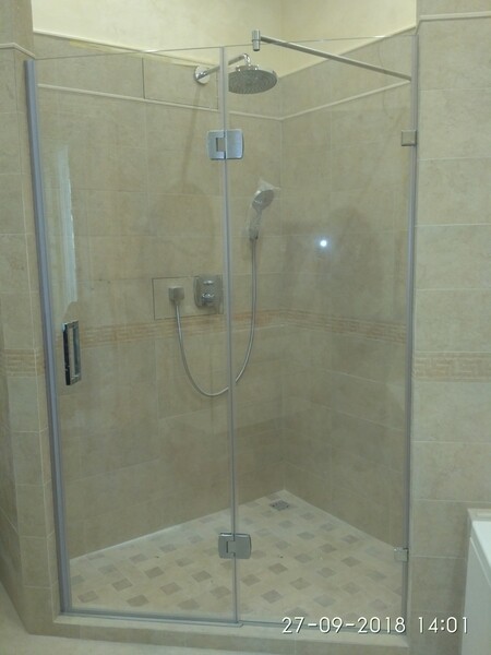 Душевые двери стеклянные