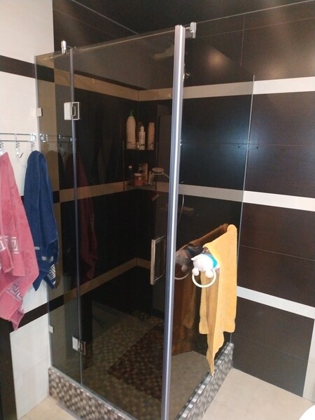 Стекло для душевой кабины