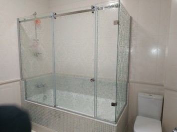 Скляні стінки та двері для душової кабіни