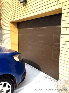 Секционные гаражные ворота от компании «Новая Эра»