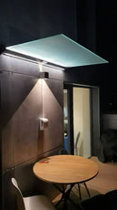 Стеклянный козырек с подсветкой