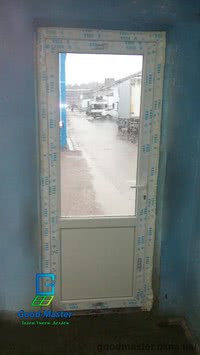 Дверь входная герметичная в дом и на дачу 900 мм х 2100 мм