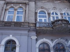 Решетки на окна, двери, балконы, ограждения, козырьки любой сложности и дизайна.