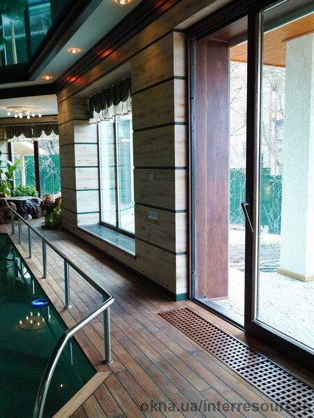 HS-портал с алюминиевым порогом