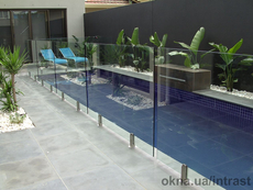 Стеклянное ограждение для бассейна