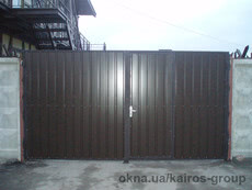 Распашные ворота из профнастила