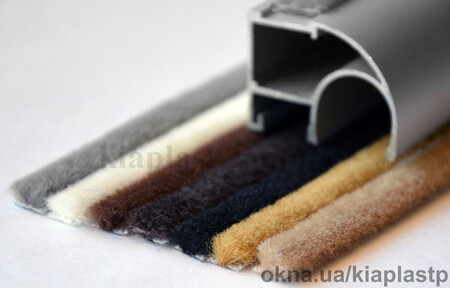 ЩІТКОВИЙ УЩІЛЬНЮВАЧ ТМ KIAPLAST