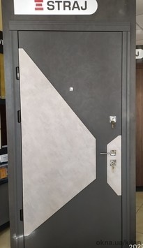 Вхідні квартирні двері від ТМ Straj - модель Vesta.