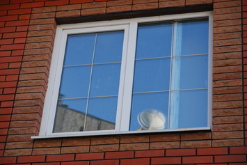 Металлопластиковое окно в панельный дом, двух створчатое - 1400х1200 мм. Rehau Euro 60