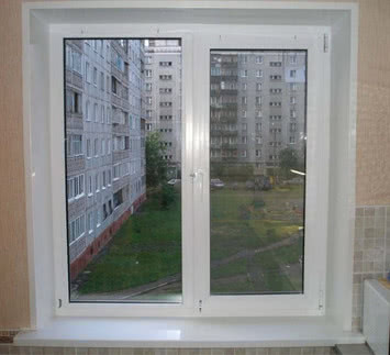 Двустворчатое ПВХ окно в гостиную комнату - 1200х1200 мм REHAU Euro 70