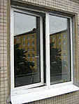 Двух створчатое металлопластиковое окно в офис в Мироновке REHAU Euro 70