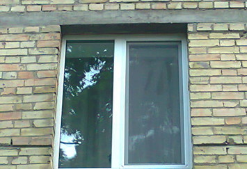 Металлопластиковое окно в магазин из двух половин - 1500х1200 мм (Апостолово)