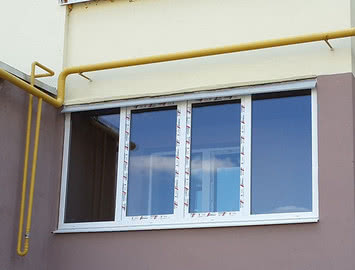 Пластикова балконна рама 3200х1450 REHAU EURO 60