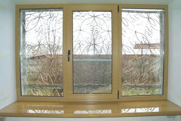 Трехстворчатое металлопластиковое окно из профиля REHAU в Стрые REHAU Euro 60