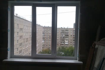 ПВХ окно в комнату с тремя створками (Нововолынск) REHAU Euro 70