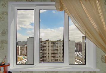 Тройное металлопластиковое окно для коттеджа - 1800х1400 мм. в Богодухове
