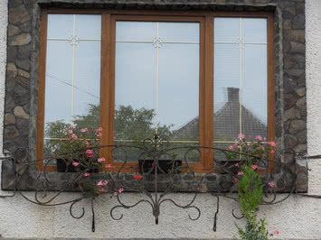 ПВХ вікно в цегляний будинок з трьох половин - 1800х1400 мм. (Жмеринка)