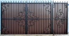 Подрядчик в изготовлении ворот из профнастила