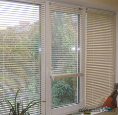 Жалюзи солнцезащитные горизонтальные.