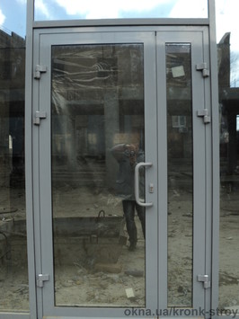 изготовление и монтаж алюминиевых дверей