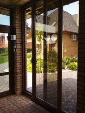 Алюминиевая параллельно-раздвижная система