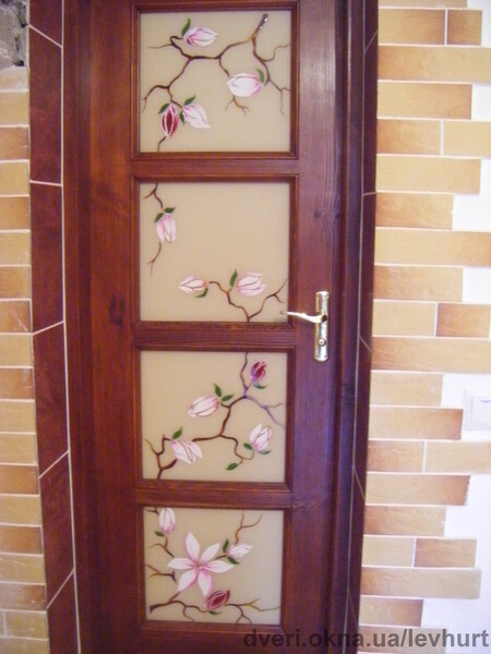 Міжкімнатні дерев'яні двері